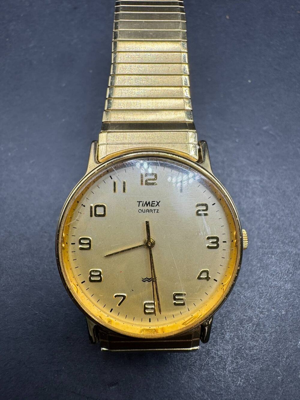 Timex Quartz Wristwatch Gold Tone Analog Expansion Band Vintage Style Watch